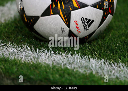 Dortmund , Allemagne, France, Ligue des Champions , Journée 1 , Borussia Dortmund - Arsenal FC 2-0 dans le stade Signal-Iduna Park à Dortmund sur 16.09. 2014 Le ballon officiel adidas Finale de Foto : Norbert Schmidt © Norbert schmidt/Alamy Live News Banque D'Images