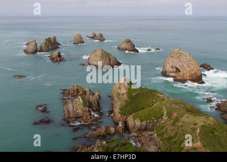 Vue mer à partir de Nugget Point locaded sur le Sud de l'île de la Nouvelle-Zélande. Banque D'Images