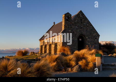 La célèbre petite église situé à côté du Lac Tekapo, sur l'île Sud de la Nouvelle-Zélande. Banque D'Images