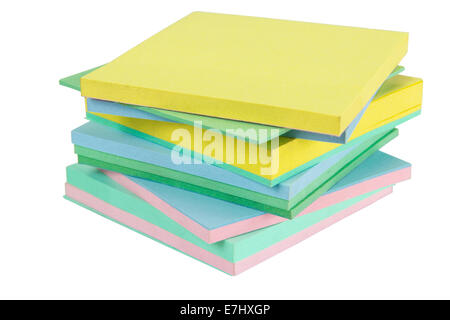 Sticky Notes différents cubes with clipping path isolé sur fond blanc Banque D'Images