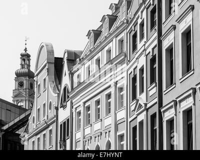 Tirgonu Street dans l'architecture de la vieille ville de Riga, en Lettonie. Banque D'Images