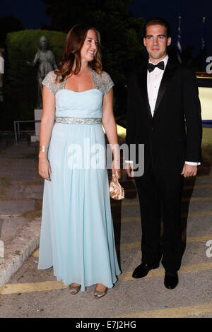 Le Pirée, Grèce. 18 Sep, 2014. La princesse Theodora et Prince Philippos posent pour une photo qu'ils arrivent au Yacht Club de Grèce au Pirée. L'ancien roi Constantin II de Grèce et l'ex-reine Anne-Marie célébrer jeudi leurs noces d'or avec la famille royale de toute l'Europe. Aristidis Crédit : Vafeiadakis/ZUMA/Alamy Fil Live News Banque D'Images