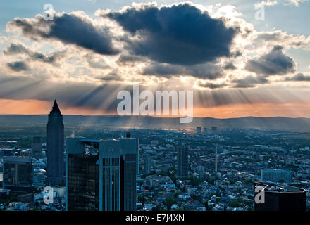 Vue spectaculaire de la ville de Francfort à partir de la tour principale, Frankfurt, Germany, Europe Banque D'Images