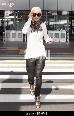 Tokyo, Japon. Sep 19, 2014. La chanteuse Rita Ora arrive à l'Aéroport International de Narita en Chiba-Prefecture, Japon, le 19 septembre 2014. Credit : AFLO/Alamy Live News Banque D'Images