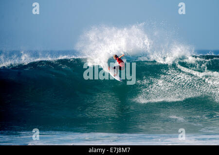 San Clemente, Californie, USA. 18 Sep, 2014. Stephanie Gilmore avancé grâce à la finale et a pris la maison pour gagner l'Australie au cours de la séance inaugurale de l'ASP WCT femmes Swatch Pro surf contest, situé à Lower Trestles, San Clemente, CA le 18 septembre 2014. Credit : Benjamin Ginsberg/Alamy Live News Banque D'Images