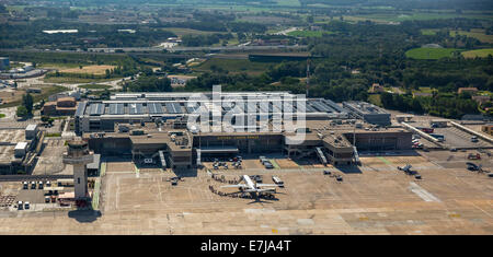 Vue aérienne, Girona-Costa Brava aéroport, Vilobí d'Onyar, Costa Brava, Catalogne, Espagne Banque D'Images