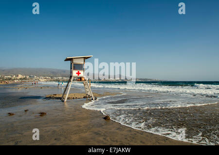 Lifeguard tower de la Cruz Roja, la Croix-Rouge espagnole, sur la plage de Maspalomas, Playa del Ingles, Gran Canaria Banque D'Images