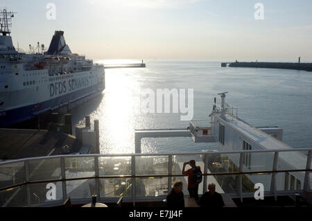 DFDS Seaways ferry transmanche Calais Seaways au port à Calais, France Banque D'Images