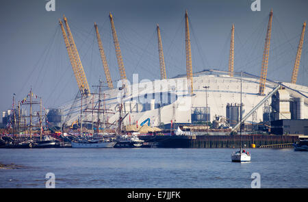 Vue sur la Tamise de l'O2 Arena, London, UK. Banque D'Images