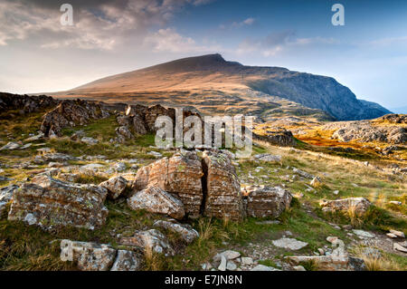 Y garn vue depuis le dessus de la cuisine, l'glyderau devils, parc national de Snowdonia, le nord du Pays de Galles, Royaume-Uni Banque D'Images