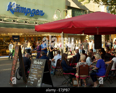 Rue commerçante de Cologne, Allemagne Banque D'Images