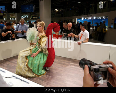 Sony Alpha mirrorless camera system stand au salon Photokina 2014 à Cologne, Allemagne Banque D'Images