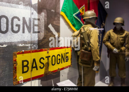 Ville de Bastogne criblés de signer dans le Bastogne War Museum à propos de la Seconde Guerre mondiale Bataille des Ardennes, Ardennes Belges, Belgique Banque D'Images