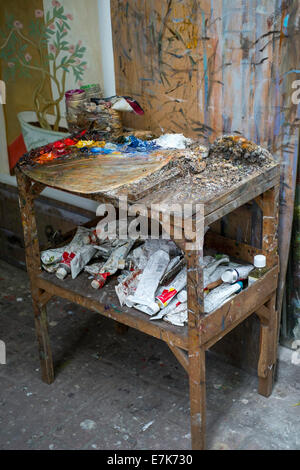 La Chine, l'Art de Dafen Dafen Village.ruelles sont remplis d'oeuvres en cours et la peinture en couches des traces de tant d'autres travaux Banque D'Images