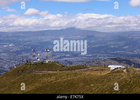 La station de téléphérique TeleferiQo à Cruz Loma Lookout sur la montagne de Pichincha à Quito, Equateur Banque D'Images