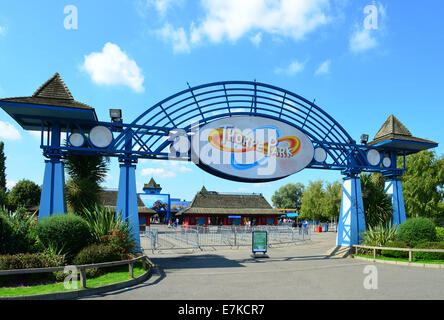 Panneau d'entrée pour le parc à thème Thorpe Park, Chertsey, Surrey, Angleterre, Royaume-Uni Banque D'Images