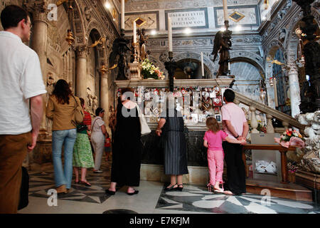 Saint Antoine de Padoue, statues, sanctuaire, reliques, tombeaux, sanctuaires, reste Banque D'Images