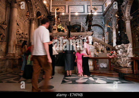 Tombe de Saint Antoine de Padoue dans la Basilique de Sant'Antonio, Padoue, Vénétie, Italie Banque D'Images