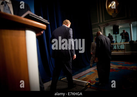 19 septembre 2014 - Manhattan, New York, États-Unis - le commissaire de la NFL ROGER GOODELL parle lors d'une conférence de presse, l'hôtel Hilton, le 19 septembre 2014. (Crédit Image : © Bryan Smith/Zuma sur le fil) Banque D'Images