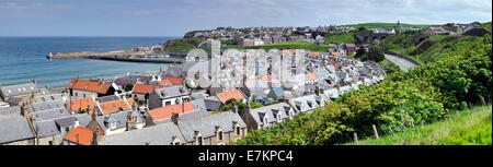 L'imposant lignes de cabanes de pêcheurs dans la région de Seatown de Cullen, Moray Firth, Écosse, Royaume-Uni Banque D'Images