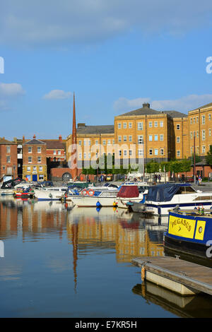 Coucher du soleil sur les quais de Gloucester, Gloucester, Gloucestershire, Angleterre, Royaume-Uni Banque D'Images