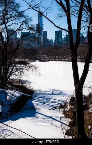 Nous, la ville de New York, Central Park. La randonnée et le lac. Banque D'Images