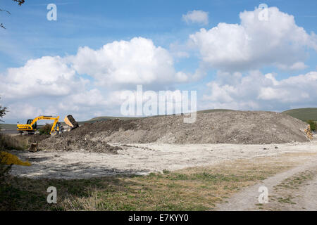 La construction de la chambre funéraire Long Barrow à tous les Cannings dans Wiltshire Banque D'Images