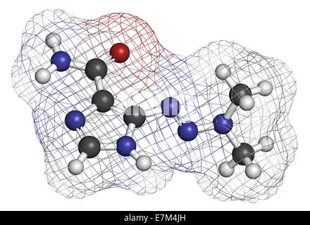 La Dacarbazine chimiothérapie du cancer molécule pharmaceutique. Les atomes sont représentés comme des sphères avec codage couleur classiques : l'hydrogène (blanc) Banque D'Images