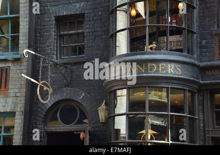 Sur le chemin de traverse à Ollivanders du Wizarding World of Harry Potter l'expansion, à Universal Studios, Orlando, Floride, USA. Banque D'Images