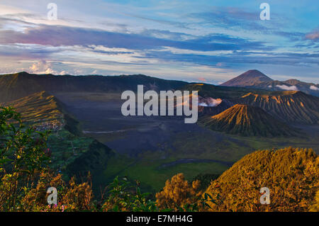 Vue du Mt. Bromo dans l'Est de Java, Indonésie Banque D'Images