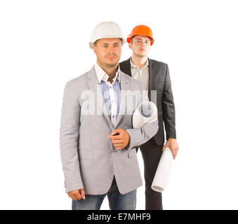 Bonne recherche jeune homme de race blanche d'ingénieurs dans le gris et manteaux noirs. Isolé sur fond blanc. Banque D'Images