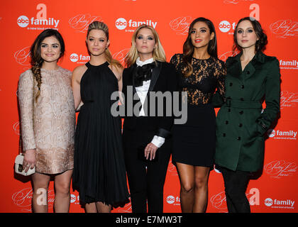 Pretty Little Liars Saison d' dépistage : Lucy Hale,Sasha Pieterse,Ashley Benson,Shay Mitchell,Troian Bellisario Où : New York, New York, United States Quand : 18 Mars 2014 Banque D'Images