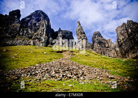 L'aiguille, une curieuse pile de rock causé par un glissement de terrain dans le Quiraing, île de Skye Banque D'Images