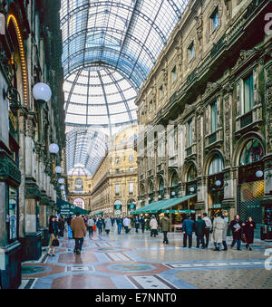 Galerie Vittorio Emanuele II shopping arcade Milan Lombardie Italie Europe Banque D'Images