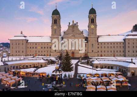 Einsiedeln, Suisse, Europe, le canton de Schwytz, cloître, monastère, Noël, Noël, dusk Banque D'Images