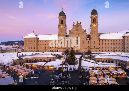 Einsiedeln, Suisse, Europe, le canton de Schwytz, cloître, monastère, Noël, Noël, dusk Banque D'Images