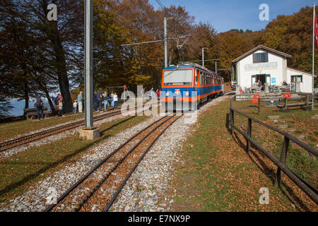 La gare de Bellavista, Bellavista, le Monte Generoso, mountain road, de la gare, l'automne, canton du Tessin, en Suisse méridionale, sw Banque D'Images