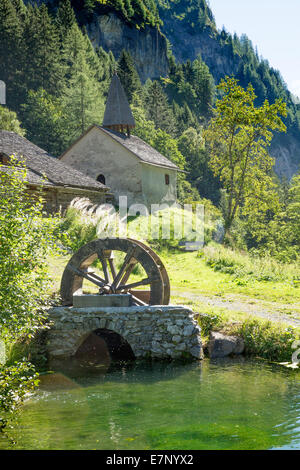 Calfeisental, Saint Martin, village, l'eau, SG, canton de Saint-Gall, roue hydraulique, Suisse, Europe, chapelle Banque D'Images