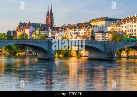 Rhin, Bâle, Bâle, Rhin, printemps, rivière, débit, plan d'eau, de l'eau, navire, bateau, bateaux, bateaux, village, ville, canton, BS, Bâle Banque D'Images