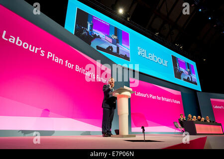 Manchester, UK. 22 Septembre, 2014. Ed Balls, Shadow Chancelier de l'Échiquier, les adresses l'auditorium le deuxième jour de la conférence annuelle du Parti travailliste à Manchester Central Convention Complex Crédit : Russell Hart/Alamy Live News. Banque D'Images