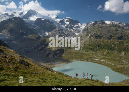 Susten Pass, randonneur, Stein, lac, centre equestre Cavalcade Susten, canton de Berne, glacier, glace, moraine, sentier, balades, randonnées, Lac de montagne, Banque D'Images