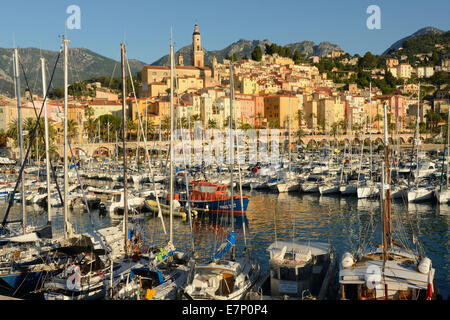 Europe, France, Côte d'Azur, Menton, yacht, port, marina, ville côtière, de la Méditerranée, Banque D'Images