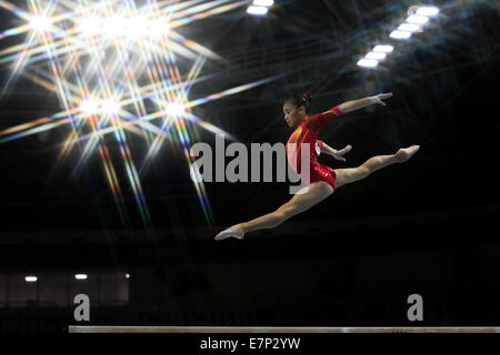 Incheon, Corée du Sud. 22 Sep, 2014. Huang Huidan de la concurrence de la Chine au cours de la poutre de gymnastique artistique féminine à l'événement 17e Jeux asiatiques à Incheon, Corée du Sud, du 22 septembre 2014. La Chine a remporté la médaille d'or de l'équipe féminine de gymnastique artistique du concours avec 229,300 points. Credit : Zheng Huansong/Xinhua/Alamy Live News Banque D'Images