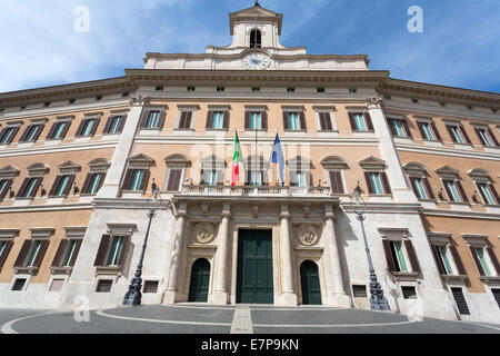 Palazzo Montecitorio est un bâtiment à Rome, où se trouve le siège de la Chambre des députés de la République italienne. Banque D'Images