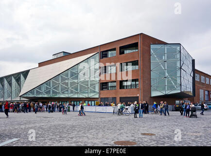 Kulturvaerftet Bibliotek og (la Cour de la Culture et de la bibliothèque) au bord de l'eau à Elseneur, Danemark Banque D'Images