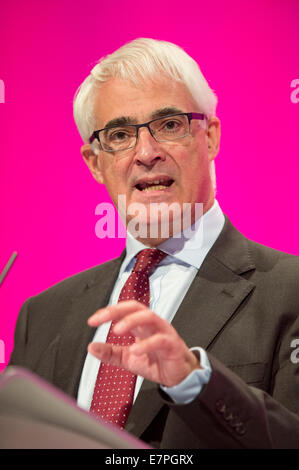 Manchester, UK. 22 Septembre, 2014. Alistair Darling, du travail MP pour le sud-ouest d'Édimbourg, l'adresse l'auditorium le deuxième jour de la conférence annuelle du Parti travailliste à Manchester Central Convention Complex Crédit : Russell Hart/Alamy Live News. Banque D'Images