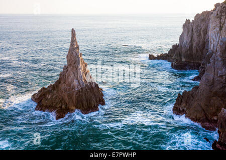 Dedo de Dios (doigt de Dieu) rock formation, Maruata, au Mexique. Banque D'Images