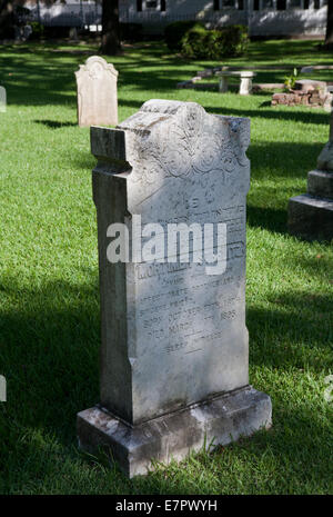 Les pierres tombales dans le Cimetière Beth Elohim, un cimetière juif à Georgetown, Caroline du Sud. Banque D'Images