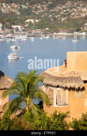 La baie de Zihuatanejo et Playa Madera, Zihuatanejo, Guerrero, Mexique Banque D'Images