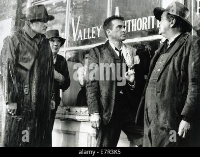 Fleuve sauvage Année : 1960 USA Réalisateur : Elia Kazan Albert Salmi, Montgomery Clift, Jay C. Flippen Banque D'Images